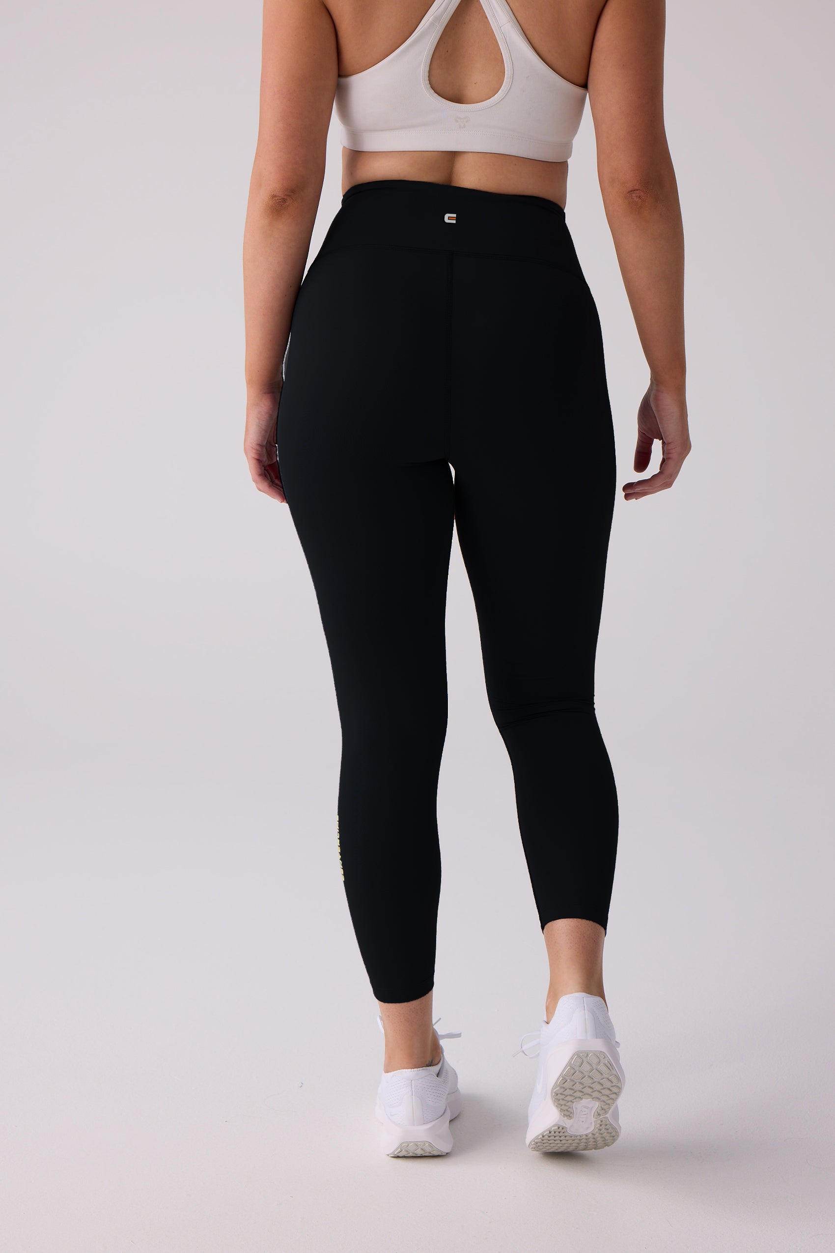 Essentials 7/8 Pocket Leggings