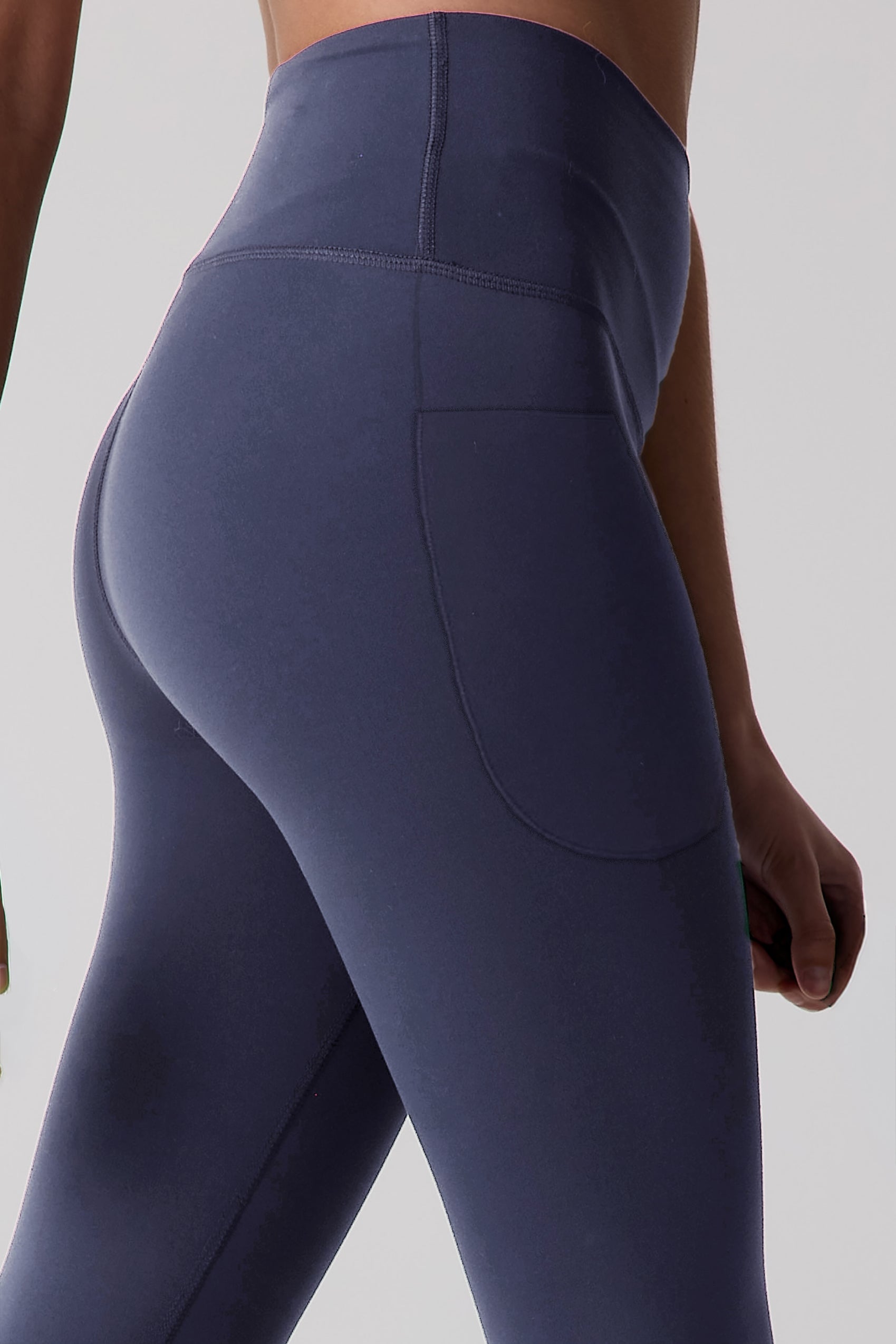 Essentials 7/8 Pocket Leggings